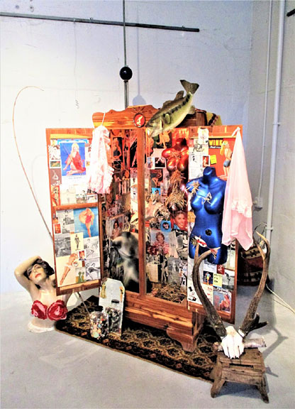 Memento Mori, Closeted