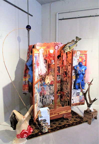 Memento Mori, Closeted (view 2)