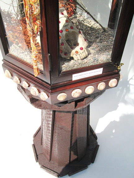 Mom's Saber Tooth, in situ prodigialis